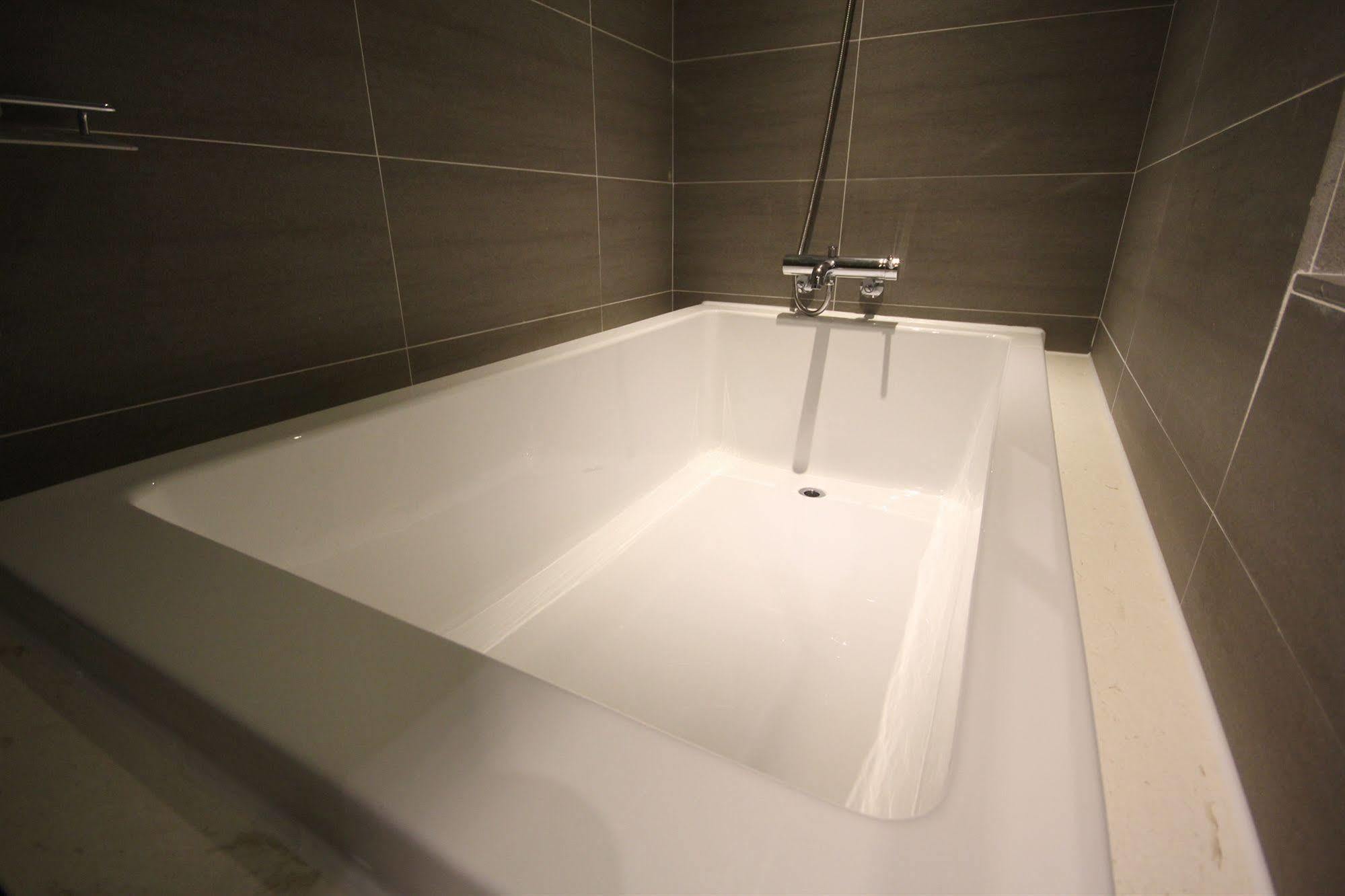 25 Hours Hotel 2 Busan Extérieur photo