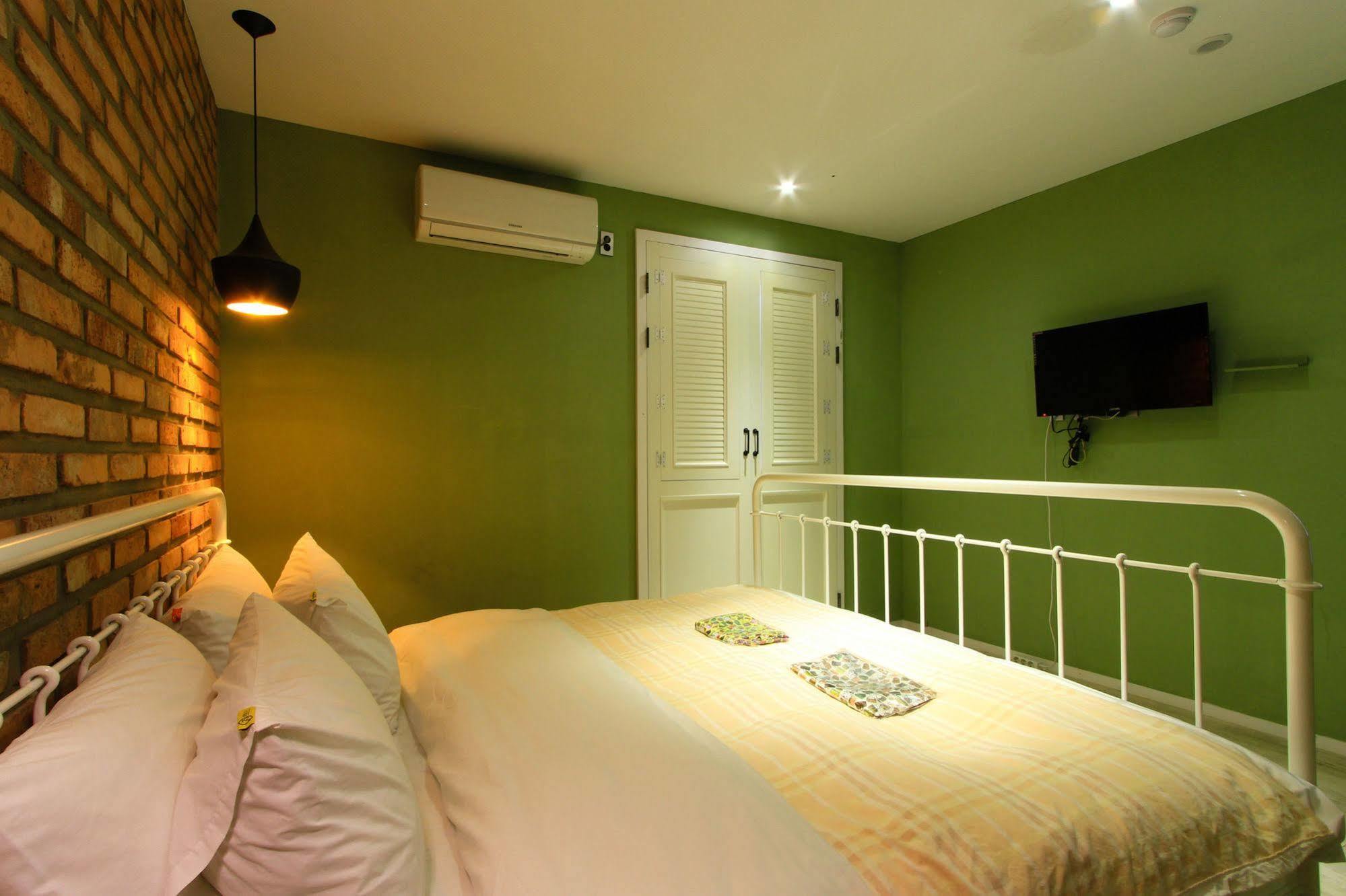 25 Hours Hotel 2 Busan Extérieur photo