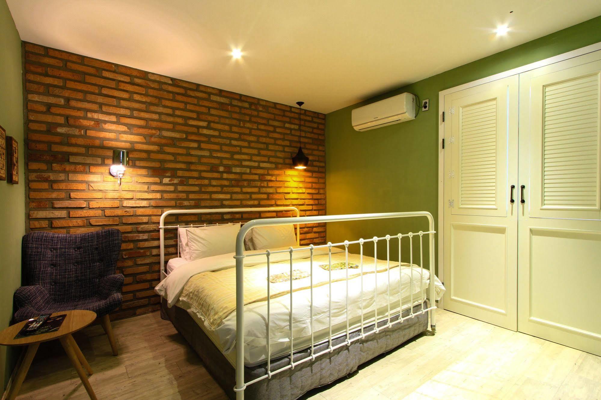 25 Hours Hotel 2 Busan Extérieur photo