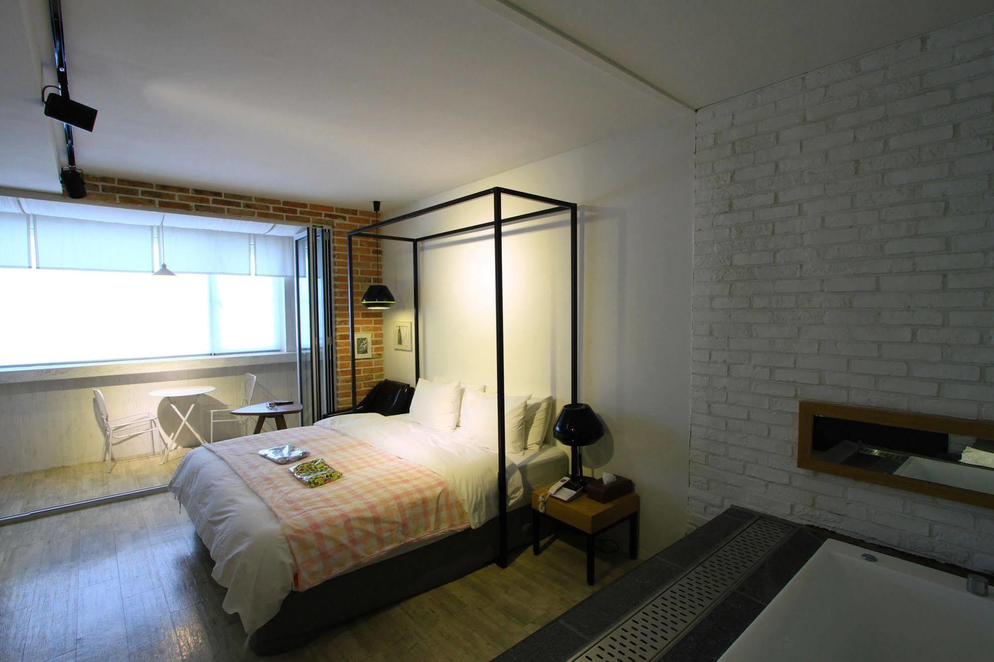 25 Hours Hotel 2 Busan Extérieur photo